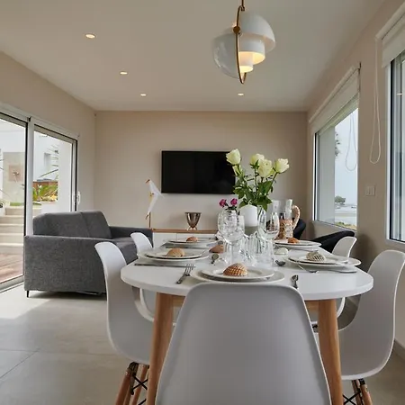 La Petite Perle De Thau * سُت