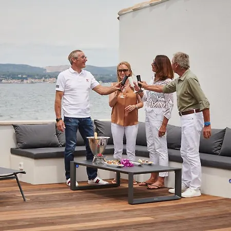 La Petite Perle De Thau *