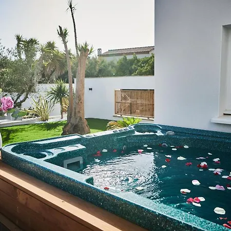 La Petite Perle De Thau *