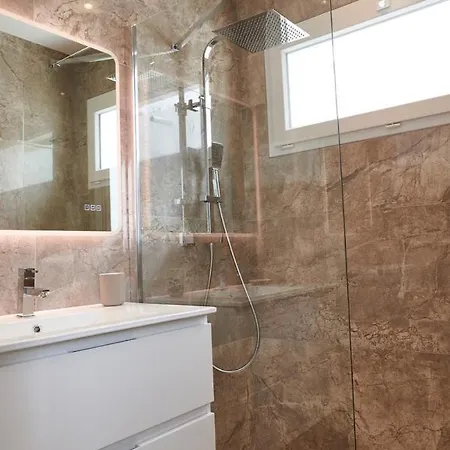 La Petite Perle De Thau *